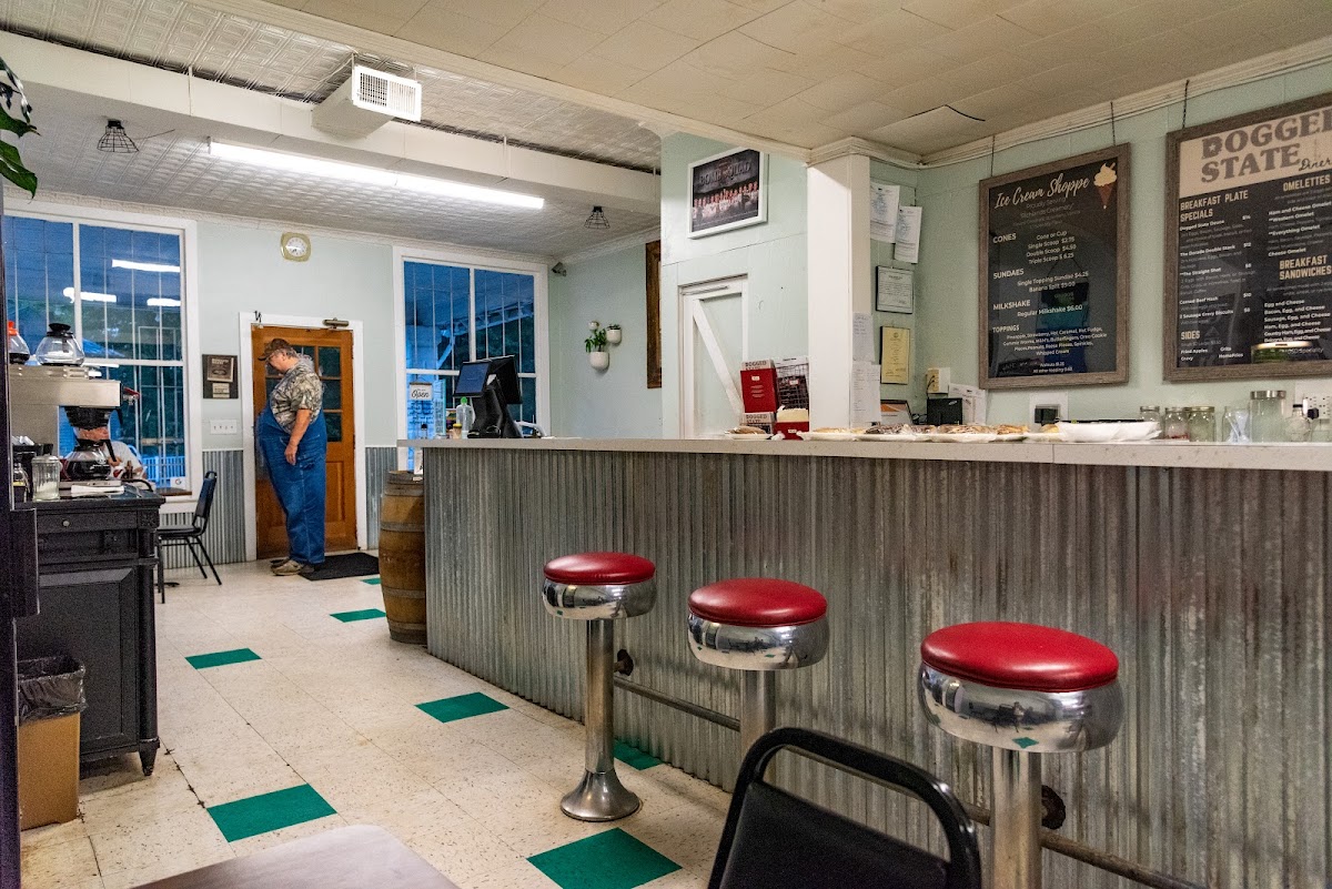 Dogged State Distilling Co. Diner-4