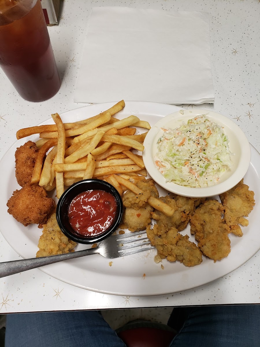 Dogged State Distilling Co. Diner-6